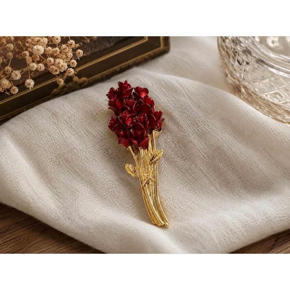 Vintage Signed DM 97 Red 12 Roses Flower Bouquet Brooch Gold Tone Enamel Pin NOS